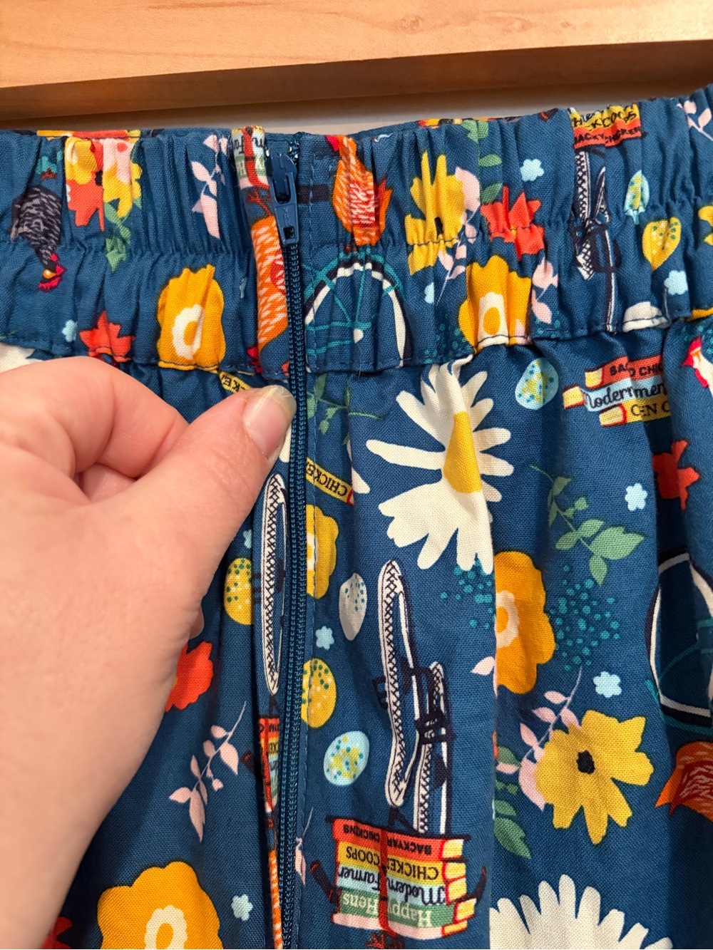 Retrolicious Chicken & Owl Farmgirl Skater Skirt, Partial Elastic Waist, size 2X - Picture 6 of 10